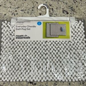 Room Essentials Everyday Chenille Bath Rug Set in White
